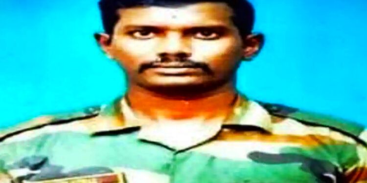 सड़क बहाल करते भूस्खलन की चपेट में आने से जवान की मौत, संसारी-किलाड़ सड़क पर हुआ ये दर्दनाक सड़क हादसा