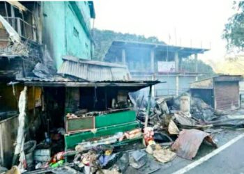 सोलन के शालाघाट में चार खोखे चढ़े आग की भेट , लाखों का नुक्सान