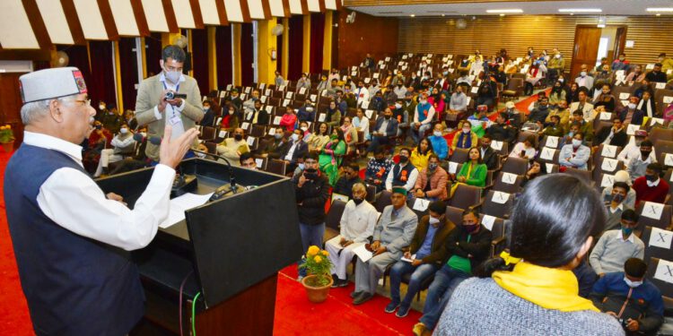 दिव्यांगजनों को सहानुभूमि नहीं बल्कि अवसर देने की जरूरतः राज्यपाल, इन दिव्यांगजनों को किया सम्मानित…….