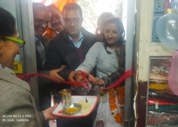 कसुम्पटी (डेल्टा पॉइंट) में खुला मोदी केयर डिस्ट्रीब्यूशन पॉइंट ; दीप्ति शर्मा व पंकज ने किया शुभारंभ