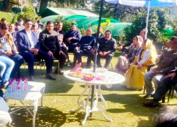 हॉली लॉज लंच डिप्लोमेसी में सभी कांग्रेसी नेताओं ने दिखाई एक जुटता, कौल सिंह ठाकुर, सुक्खू से लेकर सभी नेता पहुंचे लंच में…..बताया जा रहा हॉली लॉज का शक्ति प्रदर्शन