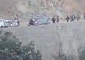 सोलन में कंडाघाट के समीप डेढ़ घराट के पास हुए लैंडस्लाइड का लाइव वायरल वीडियो