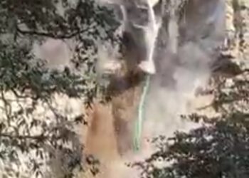 देखिए कैसे धराशायी हुआ IGMC के पास एक भवन, लाइव वीडियो…..