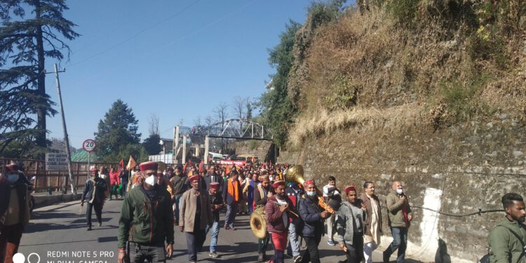 शिमला में भारतीय मजदूर संघ ने सरकार के खिलाफ खोला मोर्चा, विशाल प्रदर्शन