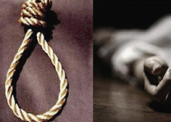 बहसबाजी के बाद पहले पत्नी फिर पति ने मौत को लगाया गले