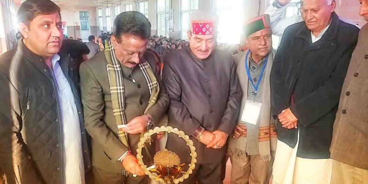 पार्टी की असली ताकत कार्यकर्ता है इसलिए उन के साथ लगातार संबाद बना रहना चाहिए : राठौर