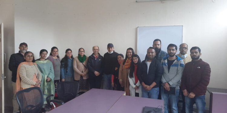 आईवी इंटरनेशनल स्कूल में शिक्षक अभिभावक संघ की बैठक