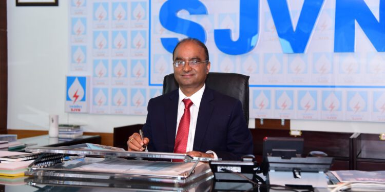 नन्द लाल शर्मा, अध्यक्ष एवं प्रबंध निदेशक एसजेवीएन इंडियन कंक्रीट इंस्टीट्यूट (आईसीआई) द्वारा सम्मानित