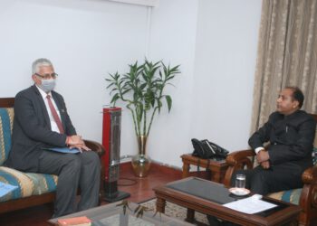 मुख्यमंत्री ने शिमला-धर्मशाला हेली टैक्सी की दरें कम करने के निर्देश दिए