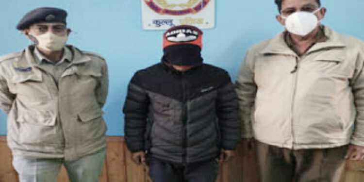 2 किलो 527 ग्राम चरस की खेप के साथ एक गिरफ्तार……..