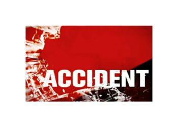 बारातियों की कार गिरी खाई में, एक की मौत तीन घायल