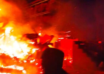 चिडग़ांव में आगजनी से दो मकान राख…