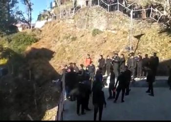 हिमाचल विश्वविद्यालय में भिड़े छात्र, तेज़दार हथियारों से हमला, विवि छावनी में तब्दील