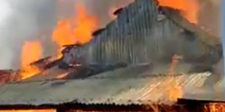 चौपाल के कराई गांव में दो मकान जलकर राख