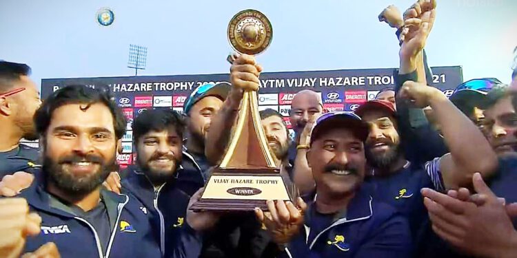 हिमाचल बना विजय हजारे ट्रॉफी-2021 चेम्पियन, हिमाचल की टीम ने पहली बार जीती विजय हजारे ट्रॉफी