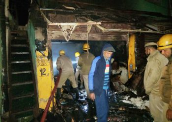 टुटू में एक जनरल स्टोर में लगी आग, लाखों का नुकसान