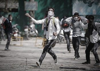 स्कूल व कॉलेज में हिंसा या अनुशासनहीनता करने वाले छात्रों की अब खेर नहीं, होगी कड़ी कार्रवाई, जानिए शिक्षा विभाग के क्याआदेश दिए……..