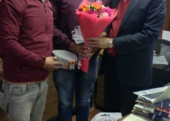 प्रदेशाध्यक्ष अजय कुमार द्वारा मुख्य सचिव प्रबोध सक्सेना को सौंपा गया करुणामूलक नौकरी बहाली का एजेंडा