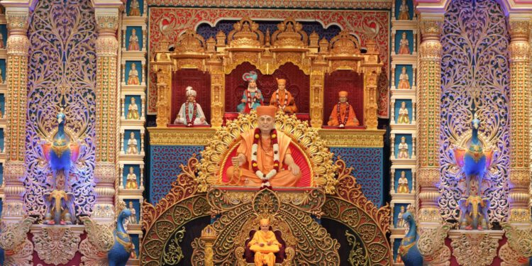 अक्षरधाम के निर्माता प्रमुख स्वामी महाराज का भव्य शताब्दी महोत्सव संपन्न, देखिए एक झलक…