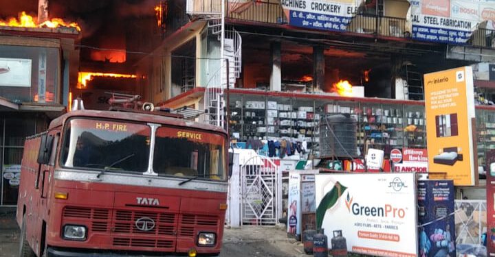 बिथल व रोहड़ू में मकानों में लगी आग, 1 बच्चे की मौत ,7 लोग घायल…