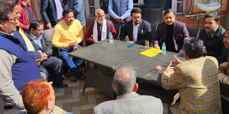 ट्रक ऑपरेटरों की समस्या के समाधान के लिए निकाला जाएगा समाधान : अनुराग