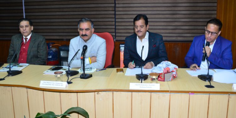 प्रदेश में बंजर पहाड़ियों के वनीकरण के लिए चरणबद्ध तरीके से किया जाएगा पौधरोपणः मुख्यमंत्री