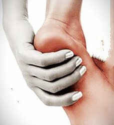 एड़ी में दर्द को न ले हल्के में, दर्द होने पर……