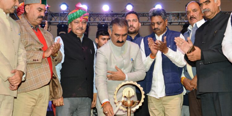 आगामी वित्त वर्ष में प्रदेश में 18 राजीव गांधी डे-बोर्डिंग स्कूल निर्मित होंगे: मुख्यमंत्री