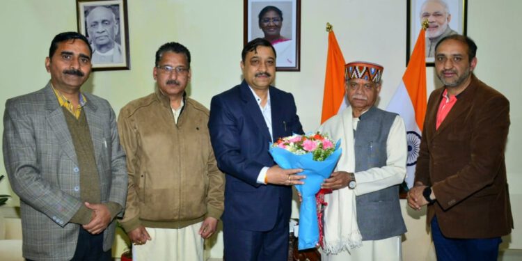 स्कूली बच्चों की वर्दी बंद करना दुर्भाग्यपूर्ण : कश्यप