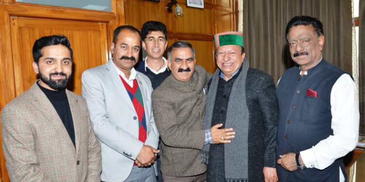 ठियोग विधानसभा क्षेत्र के प्रतिनिधिमंडल ने की मुख्यमंत्री ठाकुर सुखविंदर सिंह सुक्खू से भेंट