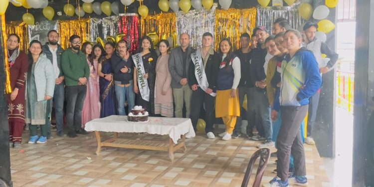 हिमालयन पब्लिक सीनियर सेकेंडरी स्कूल रोहड़ू में वरिष्ठों को दी विदाई पार्टी, मिस्टर व मिस फेयरवेल चयनित……