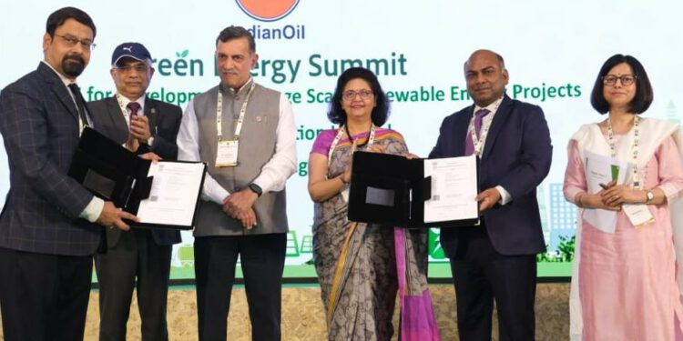 अक्षय ऊर्जा परियोजनाओं के विकास के लिए एसजेवीएन और आईओसीएल संयुक्त उद्यम बनाएंगे: नन्द लाल शर्मा