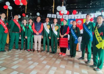 आर्यन हेड बॉयज व रिया हेड गर्ल नियुक्त