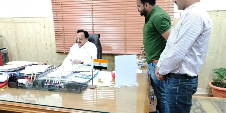 उद्योग मंत्री हर्षवर्धन चौहान से मिले करुणामूलक संघ के पदाधिकारी