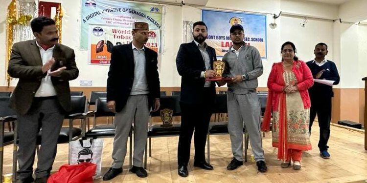 लाल पानी स्कूल में नशाखोरी पर वाद विवाद प्रतियोगिता आयोजित