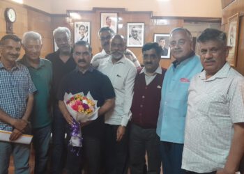 मुख्यमंत्री से शिमला व्यापार मण्डल के प्रतिनिधि मंडल ने भेंट की