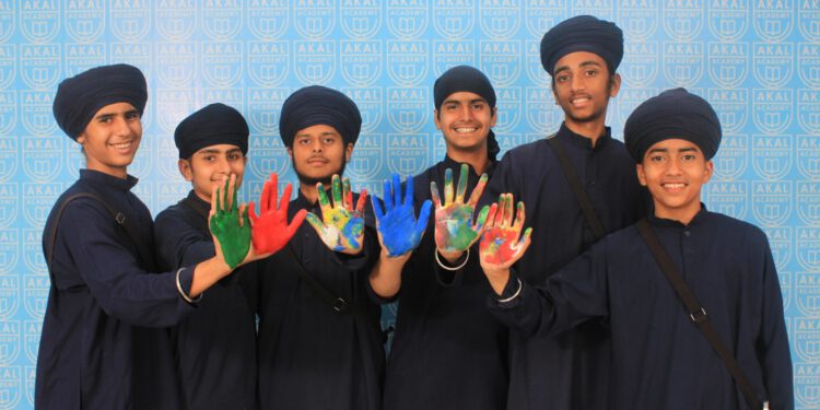 नशे के खिलाफ एक लाख से अधिक “हैंड प्रिंट” प्राप्त कर बनाया विश्व रिकॉर्ड