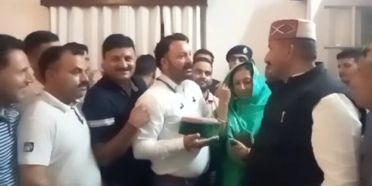 चंबा पहुंचने पर एनपीएस कर्मचारी महासंघ जिला चंबा ने उप मुख्यमंत्री मुकेश अग्निहोत्री का  किया स्वागत, दी मिंजर मेले की बधाई