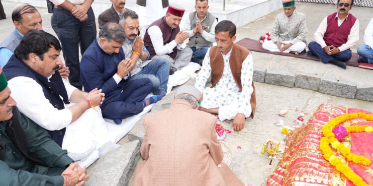 सेब उत्पादक क्षेत्रों में संपर्क सड़कों को बहाल करने के लिए 110 करोड़ रुपये जारीः मुख्यमंत्री