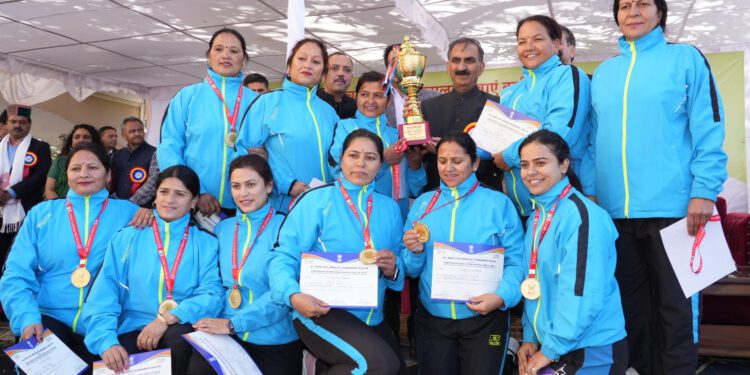 महिला कबड्डी टीम सम्मानित