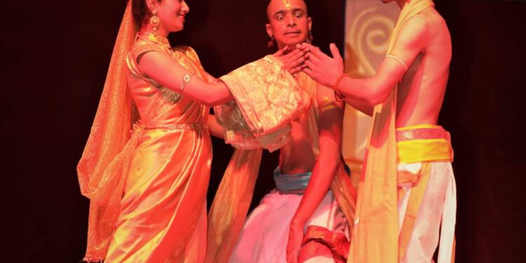 शिमला विंटर कार्निवाल में लोगों को हो रहे हिमाचल संस्कृति के दर्शन