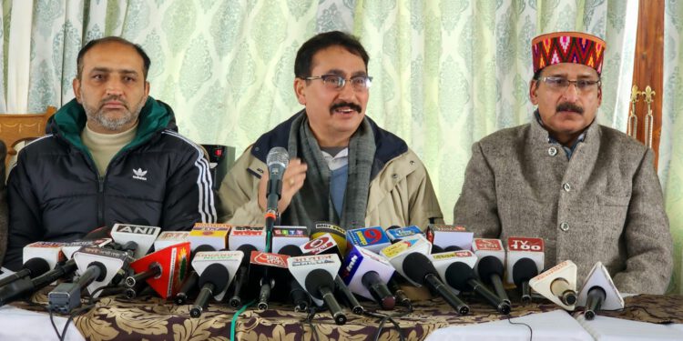 लोकतान्त्रिक प्रकिया से चुने प्रतिनिधियों को काले नाग की संज्ञा देना अनुचित : विपिन परमार