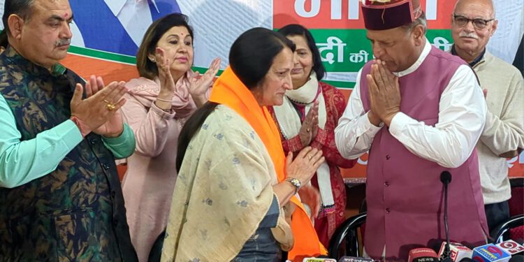 इंदू वर्मा ने दल बल के साथ ज्वाइन की भाजपा, बिंदल ने पहनाया पटका