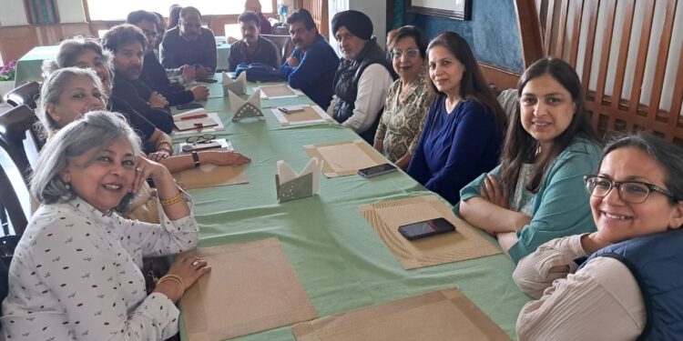 Simla Collective ने प्लास्टिक व फ्लेक्सी बैनर के बढ़ते प्रचलन पर चिंता जाहिर की…..