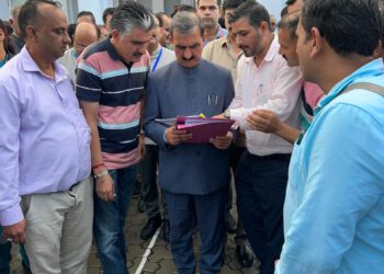 सी एम से मिला अराजपत्रित कर्मचारी महासंघ का प्रतिनिधिमंडल, कर्मचारियों की विभिन्न समस्याओं को उनके समक्ष रखा