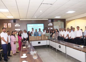 समेज स्कूल को सौंपा गया 4 कम्प्यूटर 4 यूपीएस उपकरण सेट