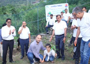 NJHPS द्वारा एक पेड़ माँ के नाम अभियान के अंतर्गत सामूहिक वृक्षारोपण अभियान आयोजित