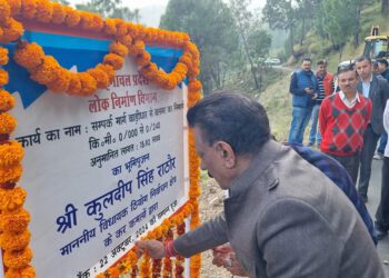 विधायक कुलदीप सिंह राठौर ने कुमारसैन में किया तीन सड़कों का भूमि पूजन