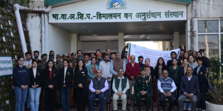 जलावन व चारे के साथ-साथ पर्यावरण के लिए भी उपयोगी है बान