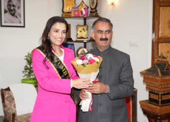 यूएमबी मिसेज इंडिया की प्रथम रनर-अप अक्षिता शर्मा ने मुख्यमंत्री से भेंट की